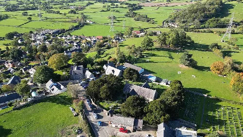 Tremeirchion, Sir Ddinbych (Denbighshire), Cymru ym Mryniau Clwyd
