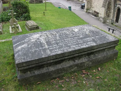 Tumba de Mary Shelley en Bournemouth.